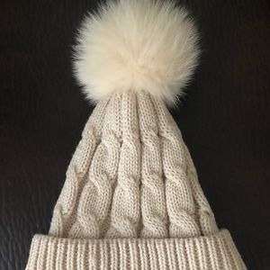 COPY - Cute Pom Hat